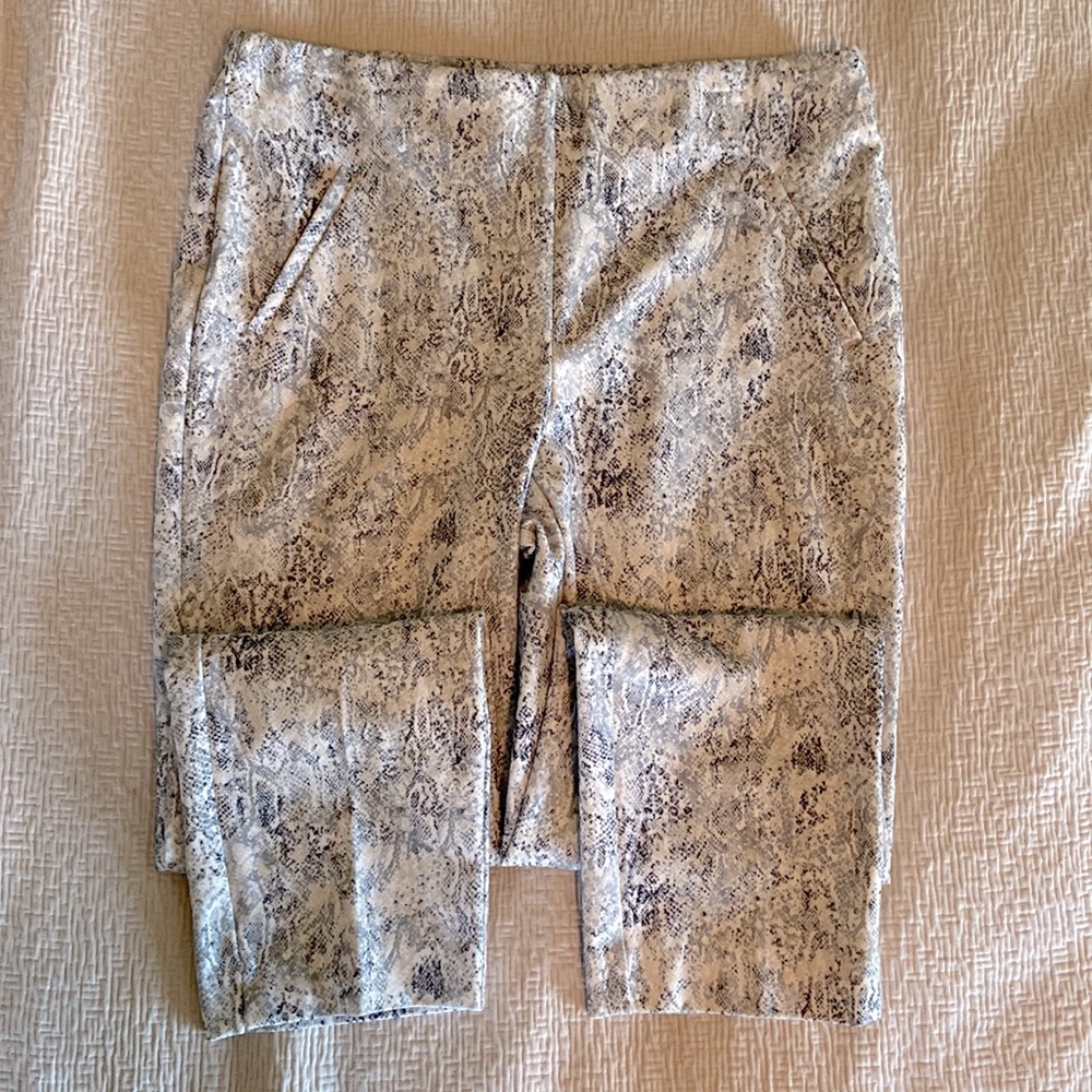 Chico’s Fabulously Slimming Ankle Pants - size 1.5
